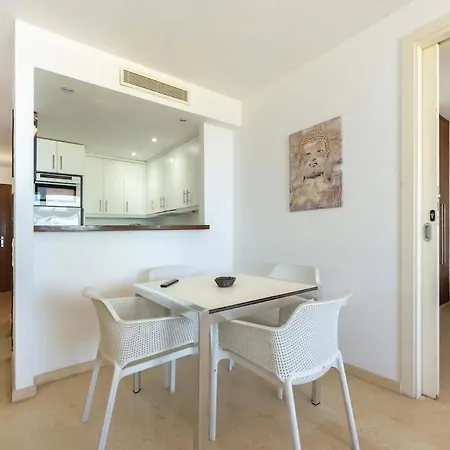Modern Beachside Flat In Playa D'en Bossa - B 아파트 *