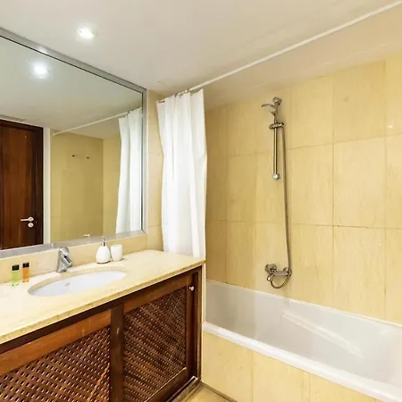 Daire Modern Beachside Flat In Playa D'en Bossa - B